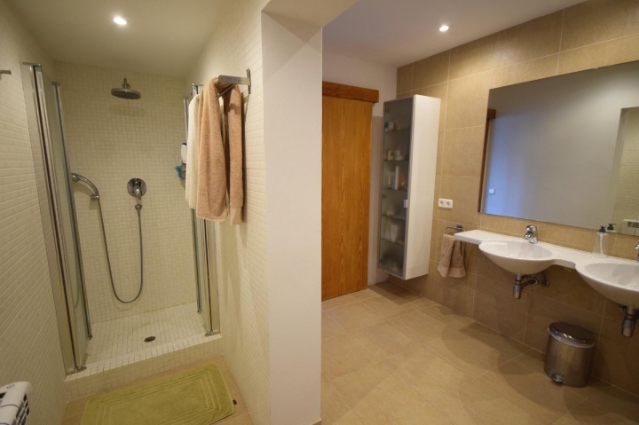 Das Badezimmer im Apartment Tramuntana.